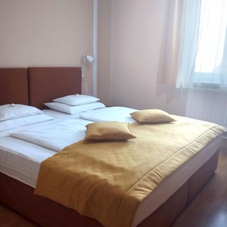 Stan Es Panzio Bed & Breakfast Balatonalmádi Dış mekan fotoğraf