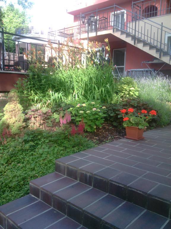 Stan Es Panzio Bed & Breakfast Balatonalmádi Dış mekan fotoğraf