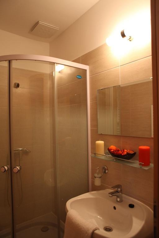 Stan Es Panzio Bed & Breakfast Balatonalmádi Oda fotoğraf
