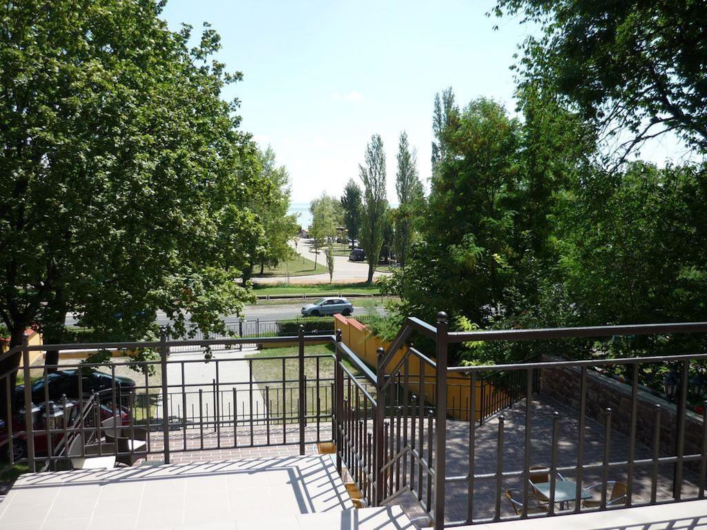 Stan Es Panzio Bed & Breakfast Balatonalmádi Dış mekan fotoğraf