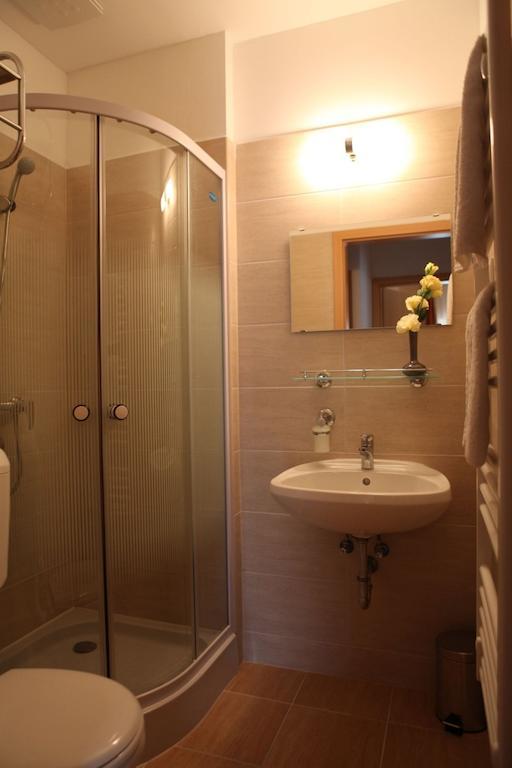 Stan Es Panzio Bed & Breakfast Balatonalmádi Oda fotoğraf